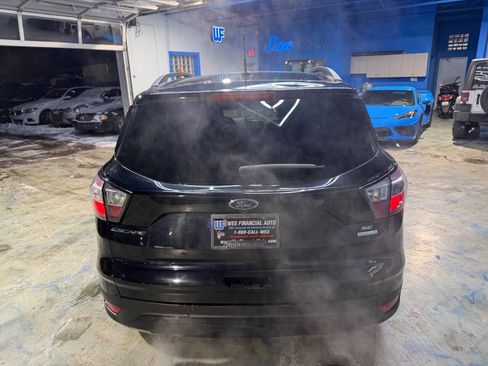 Used 2017 Ford Escape SE w/ Equipment Group 201A image 10