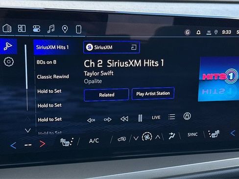 New 2026 Chevrolet Traverse LT image 25