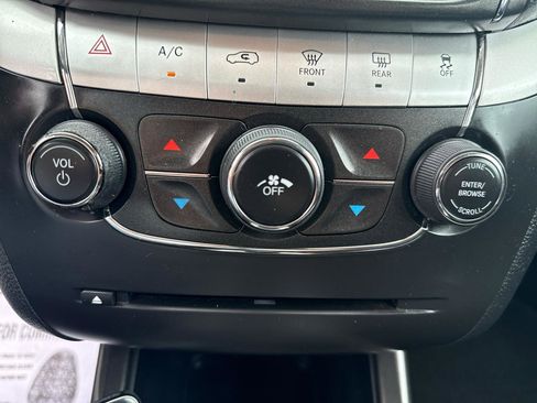 Used 2019 Dodge Journey SE w/ Premium Group FWD image 21