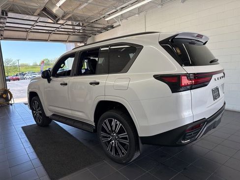 New 2026 Lexus LX 600 4WD w/ Luxury Package image 3