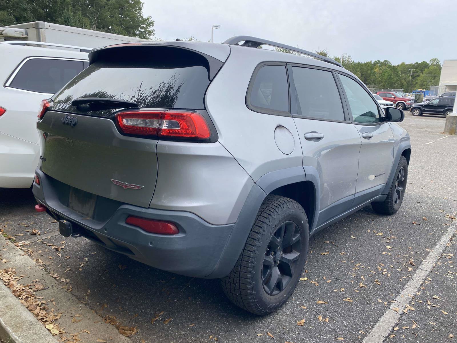 Used 2016 Jeep Cherokee Trailhawk w/ Leather Interior Group AWD/4WD image 8