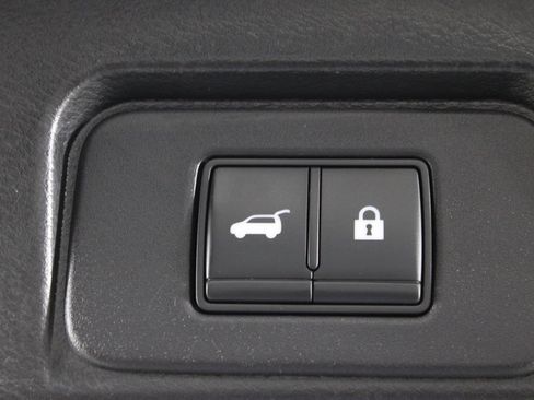 Certified 2021 Nissan Rogue SV w/ Premium Package FWD image 19