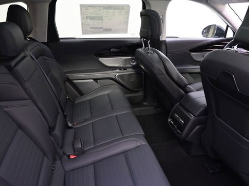 New 2026 Lincoln Nautilus Reserve image 18