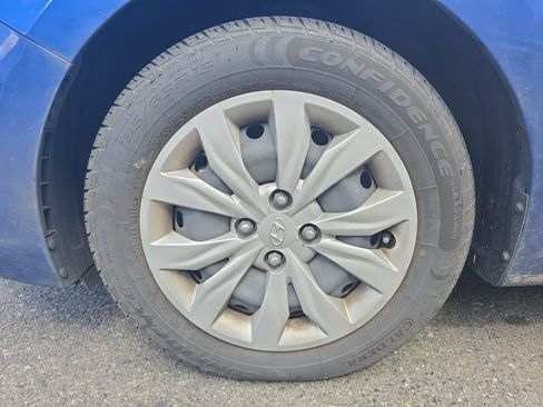 Used 2021 Hyundai Accent SE FWD image 12