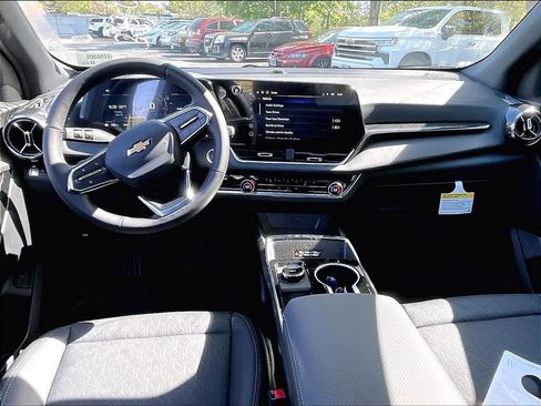 New 2026 Chevrolet Equinox LT AWD/4WD image 12