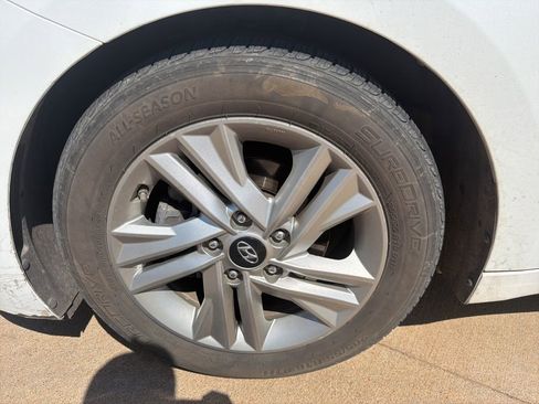 Used 2020 Hyundai Elantra SEL w/ Cargo Package (C1) image 3