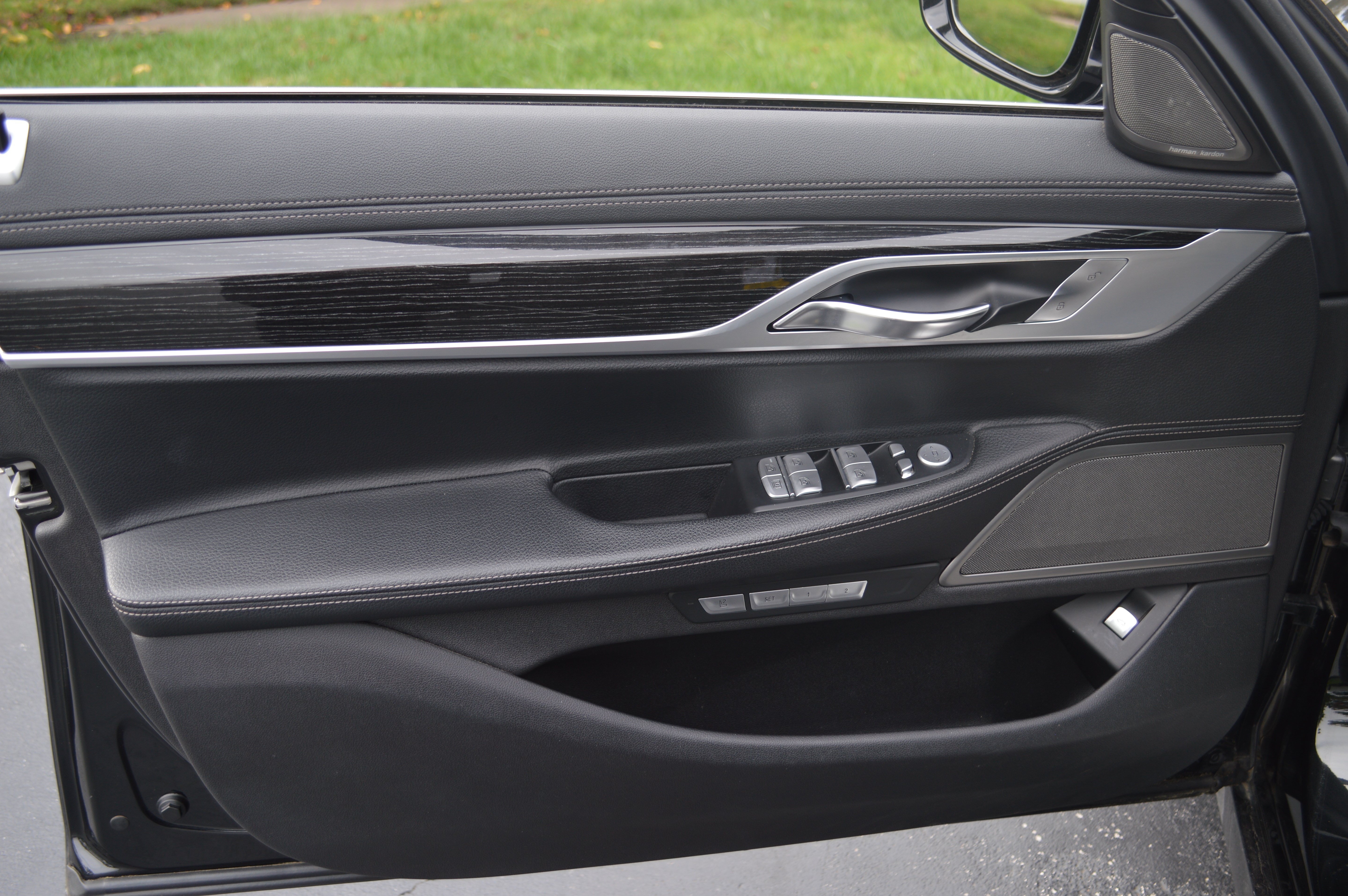 Used 2017 BMW 740i RWD image 10