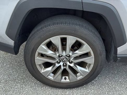 Used 2022 Toyota RAV4 XLE Premium FWD image 10