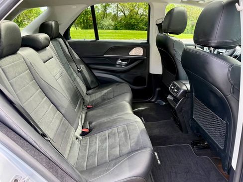 Used 2022 Mercedes-Benz GLE 350 4MATIC w/ AMG Line Exterior image 33