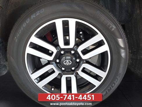 Used 2022 Toyota 4Runner Limited AWD/4WD image 33