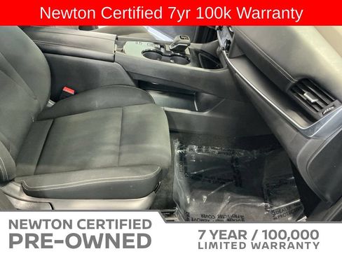 Used 2023 Nissan Rogue S FWD image 13