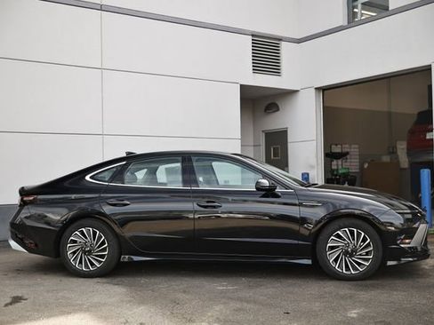 Certified 2025 Hyundai Sonata SEL image 4