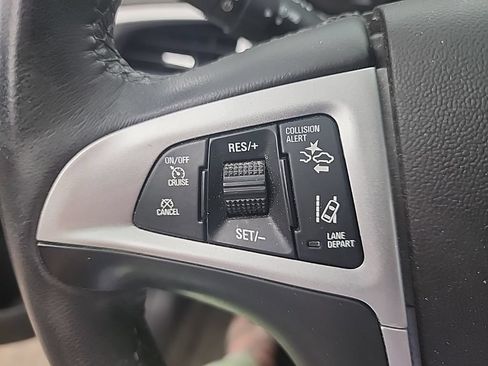Used 2017 Chevrolet Equinox Premier w/ Enhanced Convenience Package AWD/4WD image 12