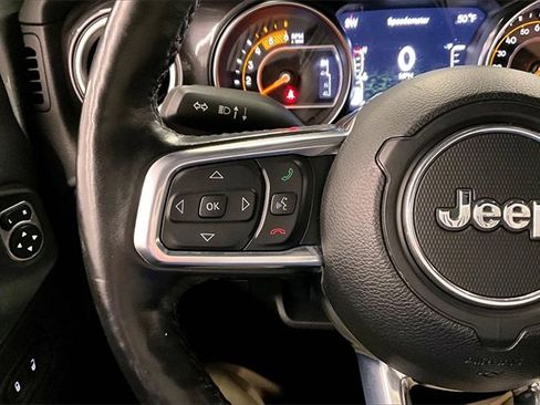Used 2021 Jeep Wrangler Unlimited Sahara image 24