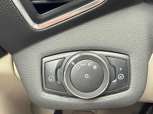 Used 2013 Ford C-MAX SE FWD image 11