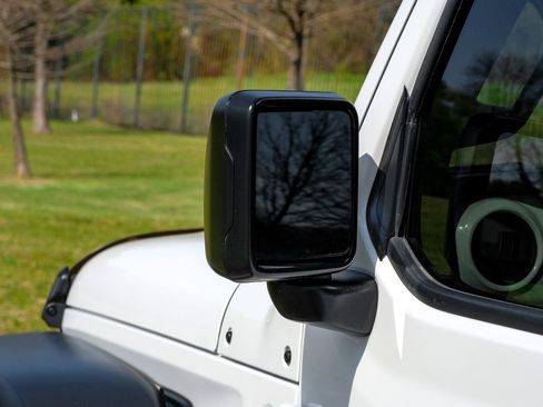Used 2023 Jeep Gladiator Sport AWD/4WD image 45