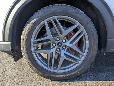 Used 2025 Ford Explorer ST-Line w/ ST-Line Street Pack image 11