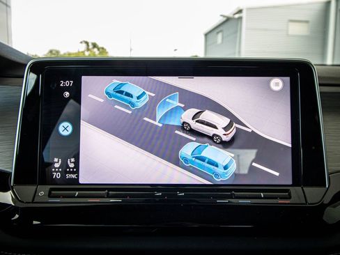 Used 2024 Volkswagen Atlas Cross Sport SE w/ Panoramic Sunroof Package image 42