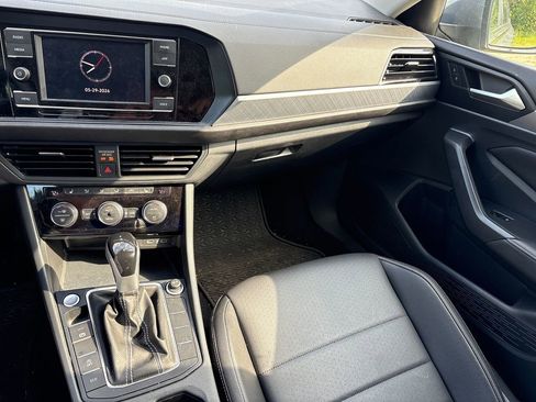 Used 2023 Volkswagen Jetta SE FWD image 7
