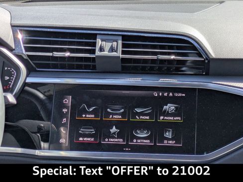 Used 2025 Audi Q3 2.0T Premium w/ Convenience Package image 18