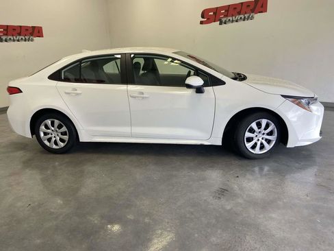 Used 2024 Toyota Corolla LE image 2