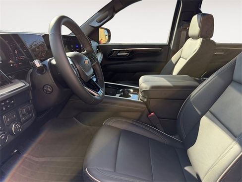 Used 2025 Chevrolet Tahoe Premier image 9