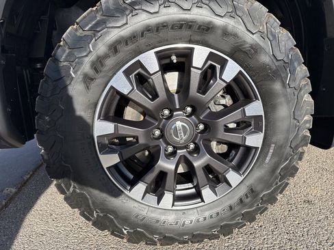Used 2018 Nissan Titan PRO-4X image 10
