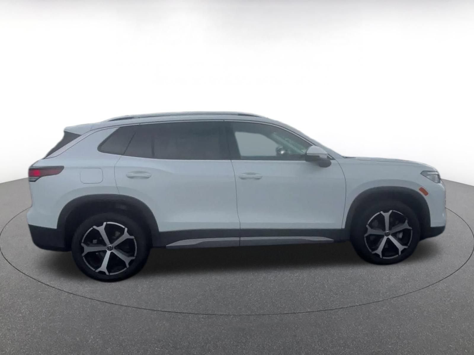 Used 2026 Volkswagen Tiguan SE AWD/4WD image 15