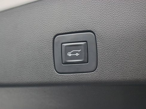 Used 2022 Buick Encore GX Essence w/ Advanced Technology Package FWD image 11