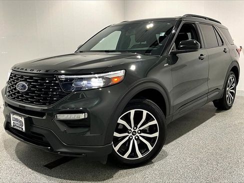 Used 2024 Ford Explorer ST-Line w/ Class IV Trailer Tow Package image 3