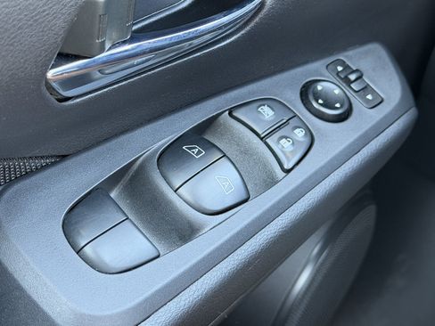Used 2023 Nissan Kicks SV FWD image 19