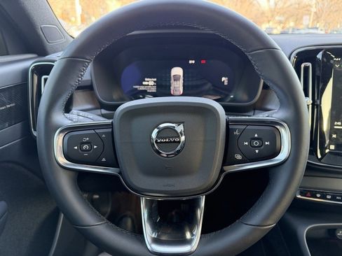 Used 2022 Volvo C40 P8 Recharge Ultimate image 13