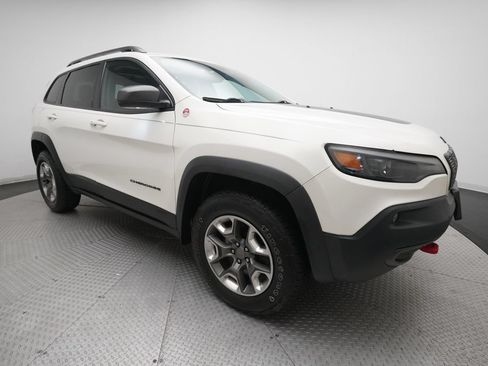 Used 2019 Jeep Cherokee Trailhawk w/ Comfort/Convenience Group AWD/4WD image 37