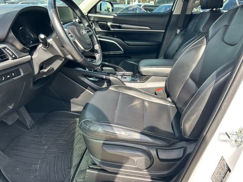 Used 2021 Kia Telluride LX image 11