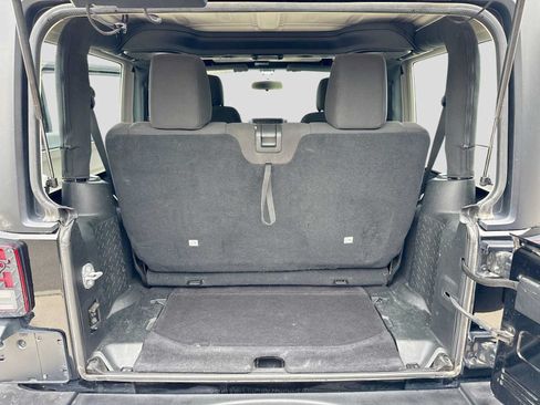 Used 2016 Jeep Wrangler Sport AWD/4WD image 30