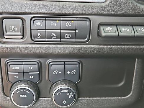 Used 2023 Chevrolet Tahoe High Country AWD/4WD image 17