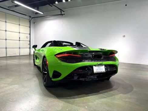 Used 2024 McLaren 750S Spider image 8