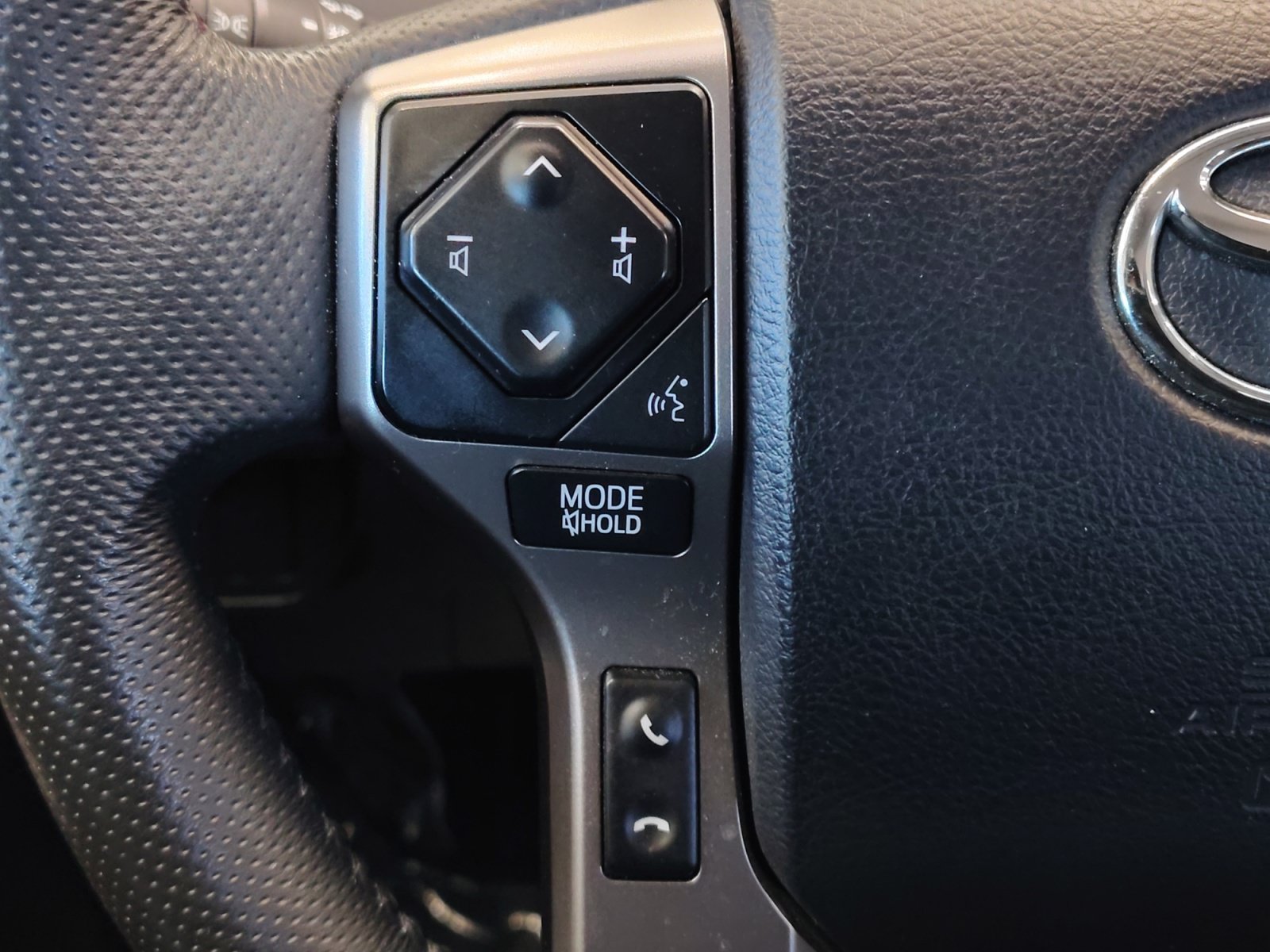 Used 2023 Toyota Tacoma SR5 RWD image 18