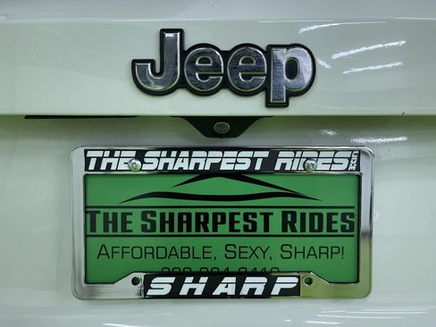 Used 2017 Jeep Renegade Latitude AWD/4WD image 13
