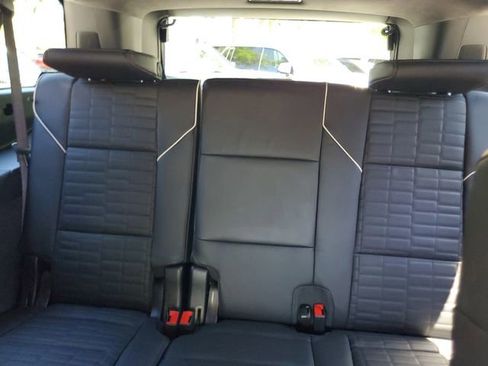 Used 2026 Cadillac Escalade ESV V AWD/4WD image 13