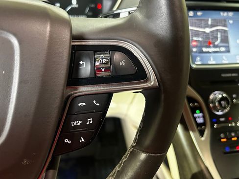Used 2020 Lincoln Nautilus Reserve image 10