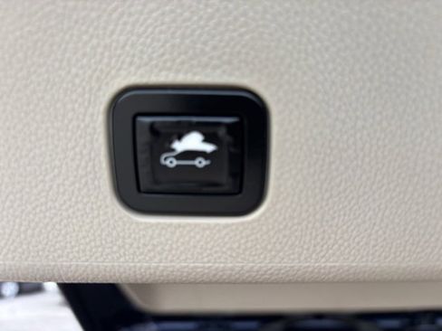 Used 2010 Cadillac SRX Performance image 17