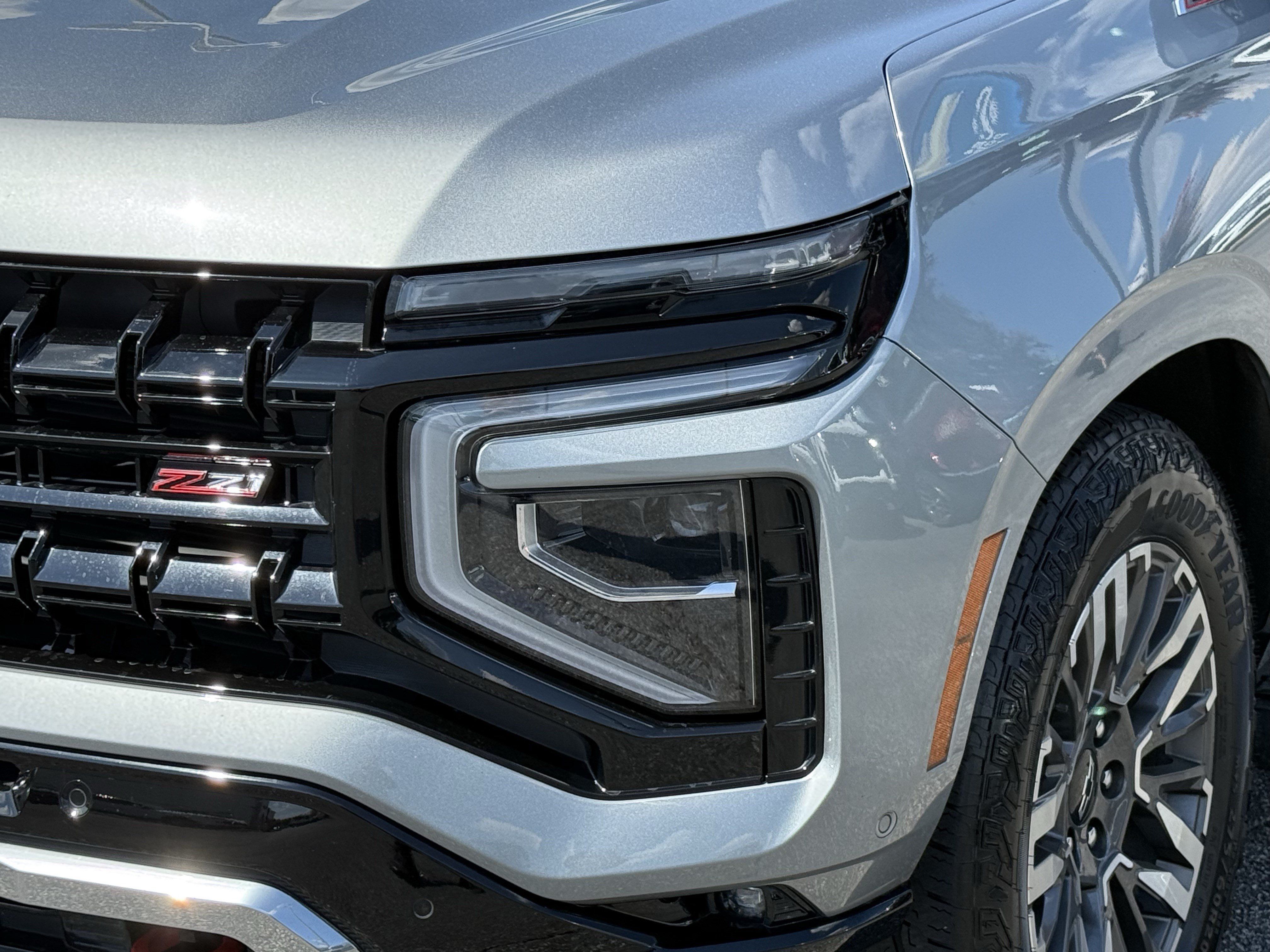 Used 2025 Chevrolet Tahoe Z71 w/ Z71 Off-Road Package AWD/4WD image 6