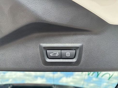 Used 2025 BMW X5 xDrive40i AWD/4WD image 11