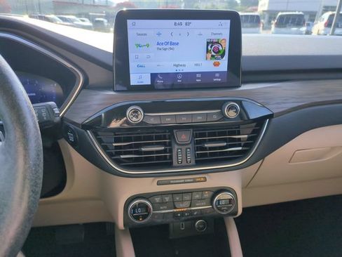 Used 2020 Ford Escape Titanium w/ Titanium Premium Package 2.0 AWD/4WD image 21