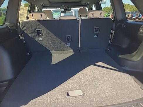 New 2025 Jeep Grand Cherokee Limited w/ Luxury Tech Group II image 18