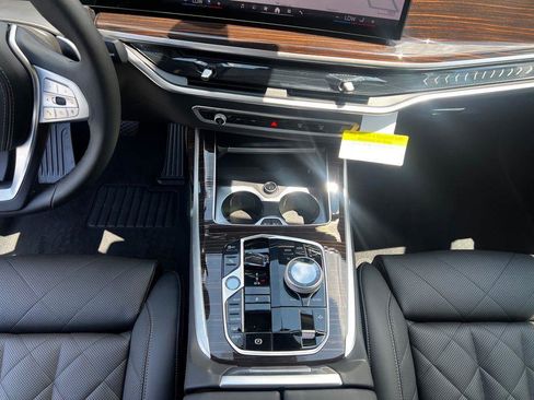 Used 2026 BMW X7 xDrive40i w/ Executive Package AWD/4WD image 16