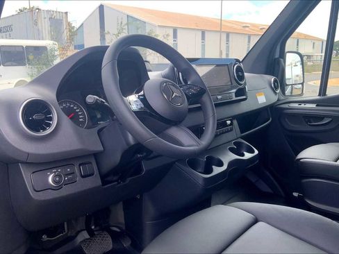 New 2025 Mercedes-Benz Sprinter 2500 image 18