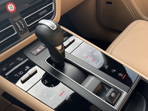 Used 2024 Porsche Macan image 26