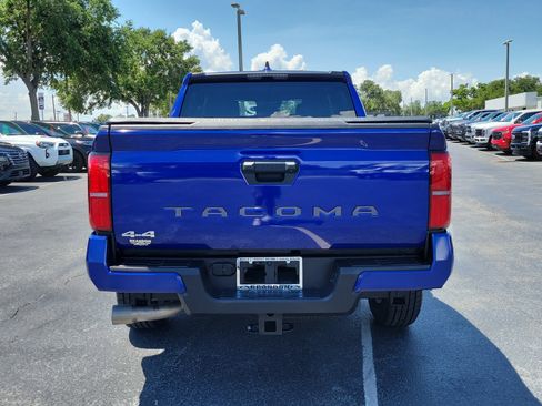 Used 2025 Toyota Tacoma SR5 AWD/4WD image 8